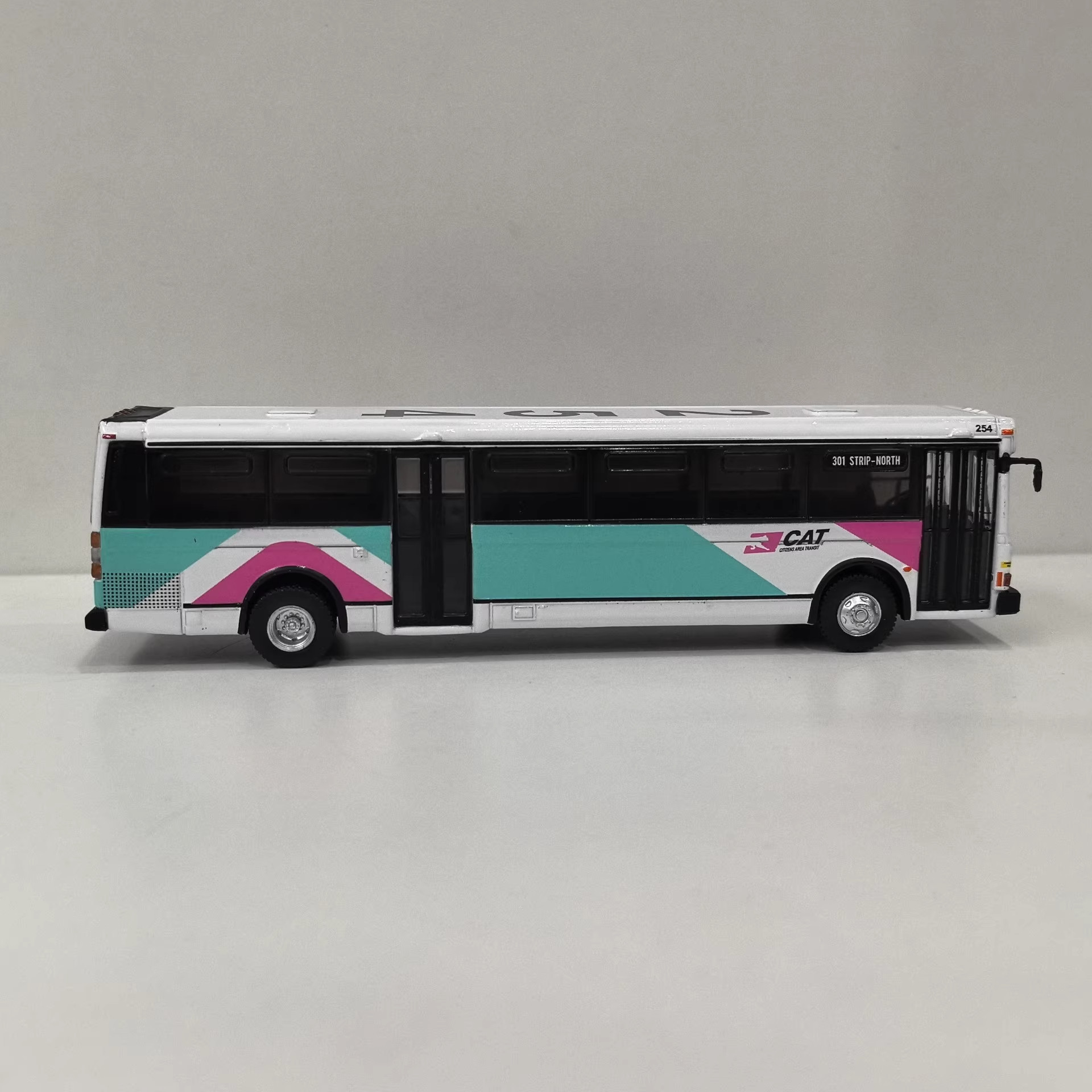 Diecast IR 1/87 Scale HO GRUMM - огляд і ціна Cat Toys